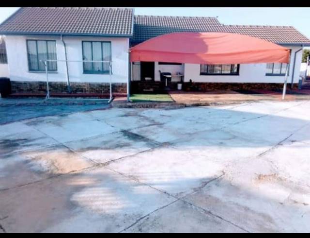 4 BEDROOM HOUSE FOR SALE IN SOSHANGUVE DD